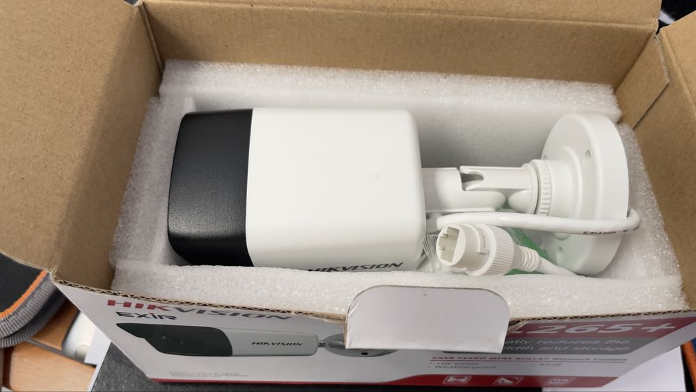 Câmara de CCTV - Hikvision DS-2CD1023G0E-I(2.8mm)