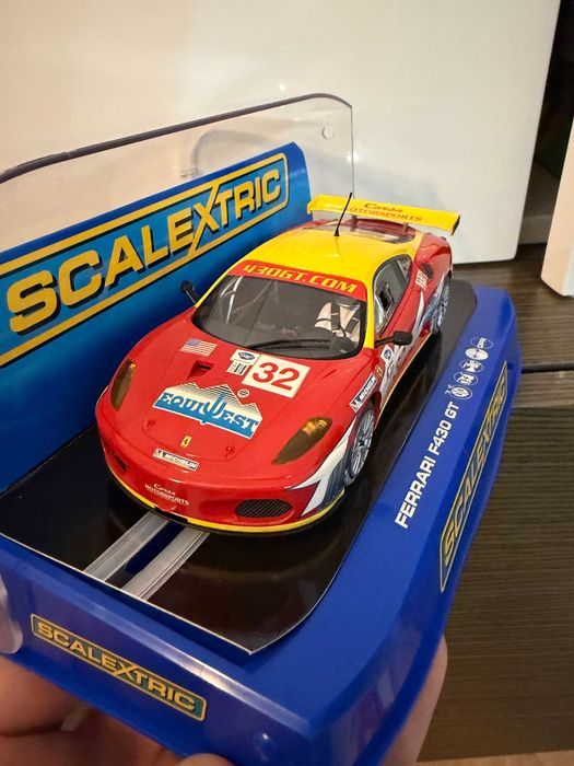 Scalextric "#32 Ferrari F430 GT" - Novo
