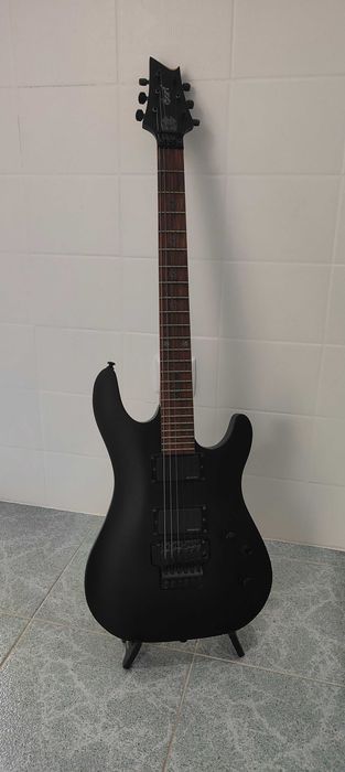 Guitarra elétrica Cort c/ amplificador Roland