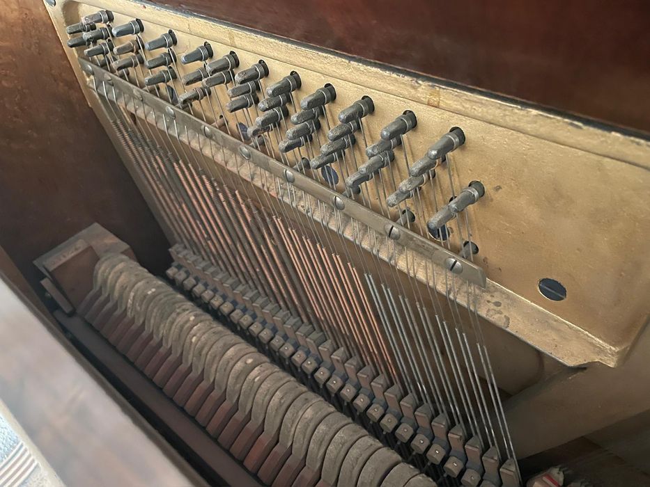 Pianino A.Klose Brieg