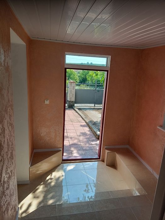 Продам будинок з  якісним  ремонтом .