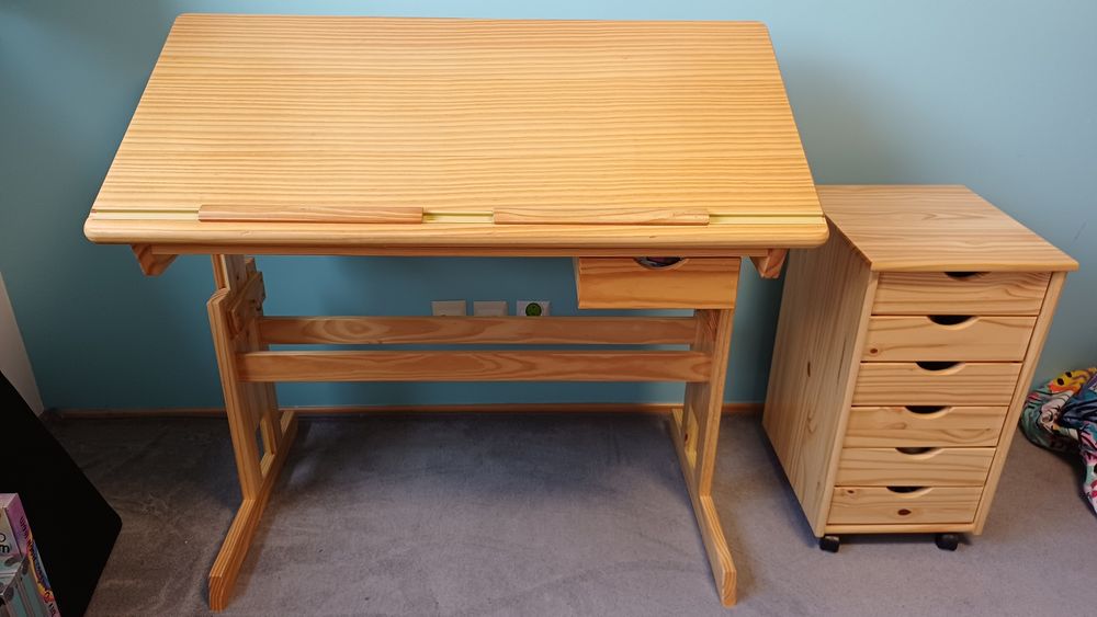 Biurko sosnowe Halmar Julia