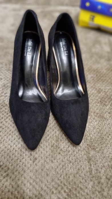Классика! Черные Туфли лодочки,  очень удобные! Толстый каблук. 37 р.П