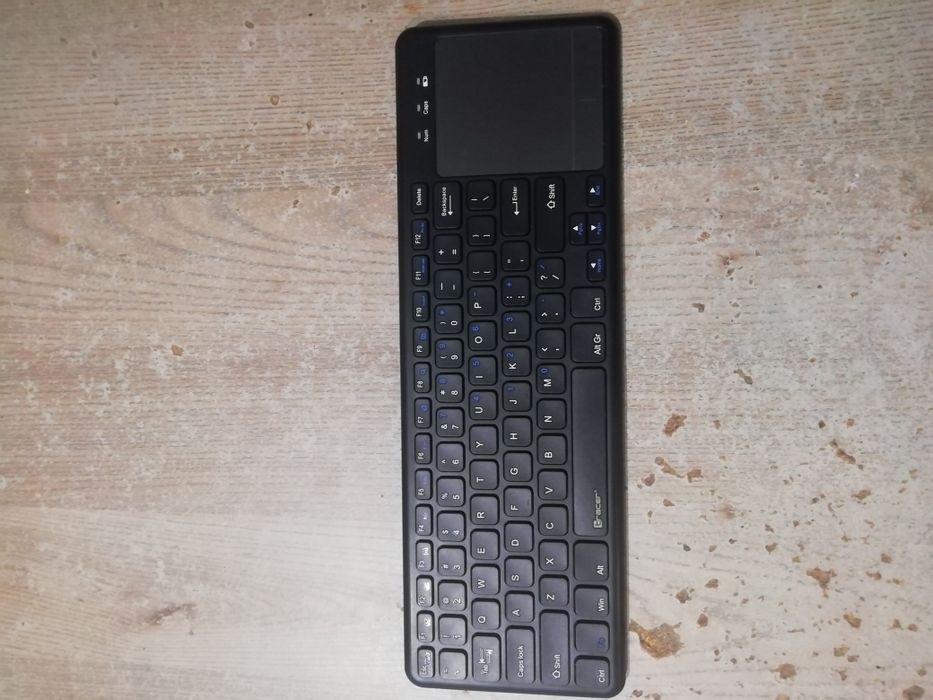 Klawiatura z touchpadem