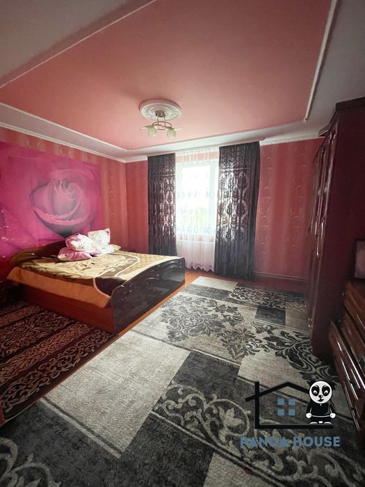 Продається двоповерховий будинок