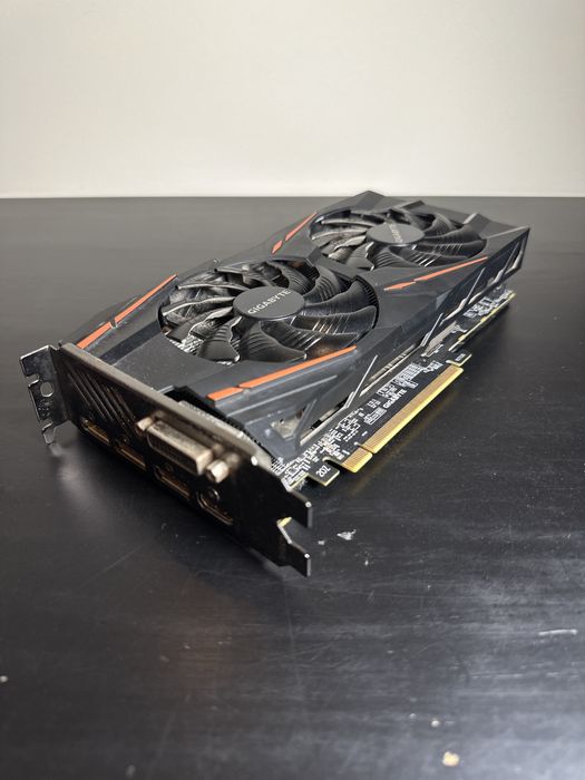Placa gráfica Gigabyte RX570 8Gb