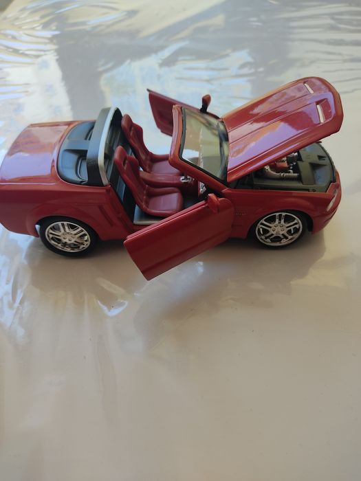 Колекційні моделі автомобілів 2/24