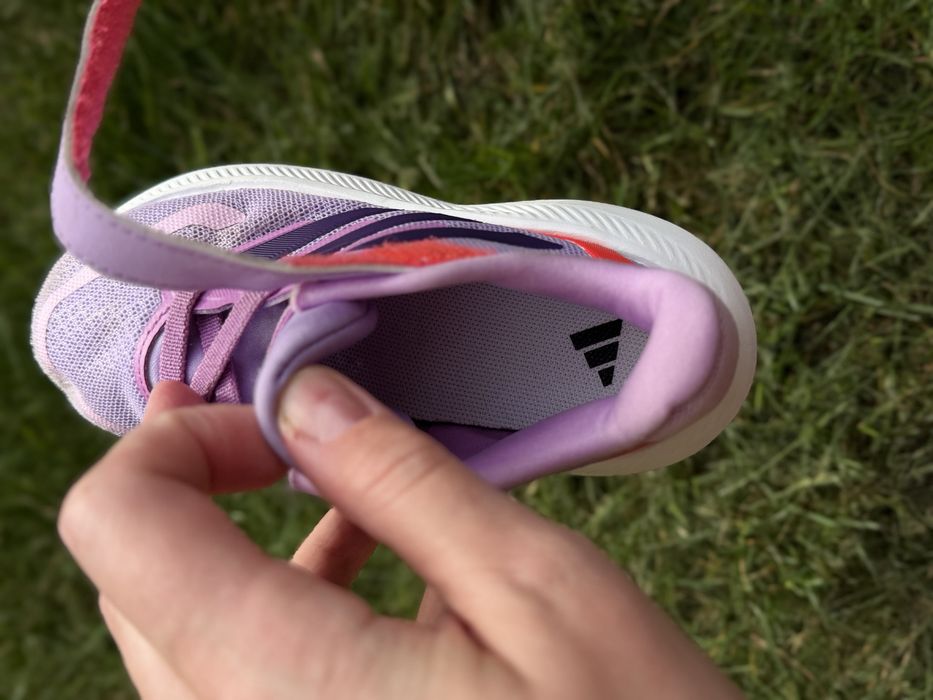 Дитячі кросівки adidas 25 р стелька 16 см