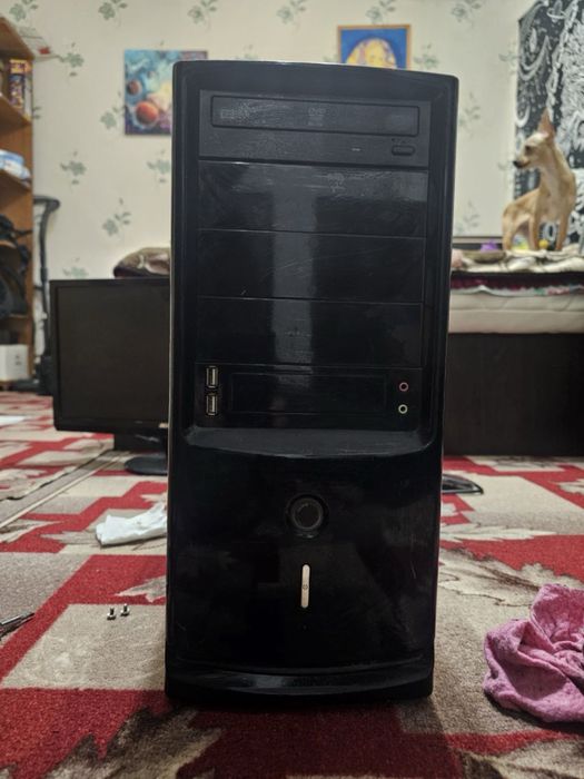 Продам компʼютер разом з екраном