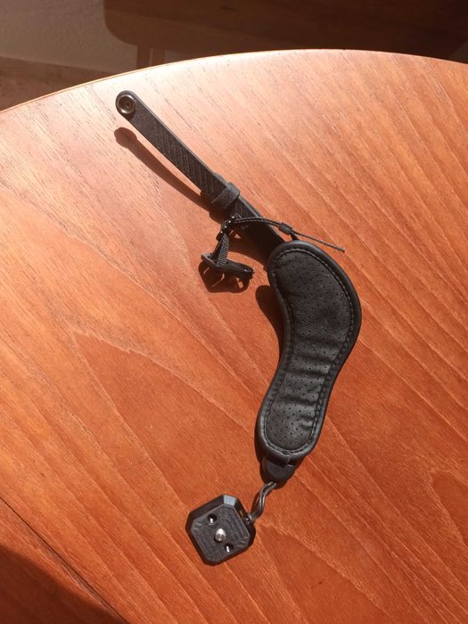 hand grip strap / alça de mão