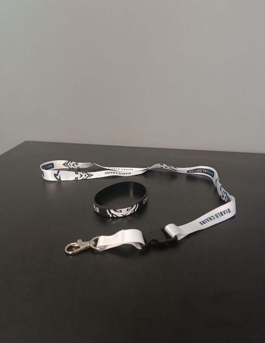 Diablo Chairs Gift Box smyczka opaska i naklejki