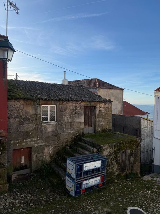 Casa de Aldeia com Grande Potencial – Folgosinho