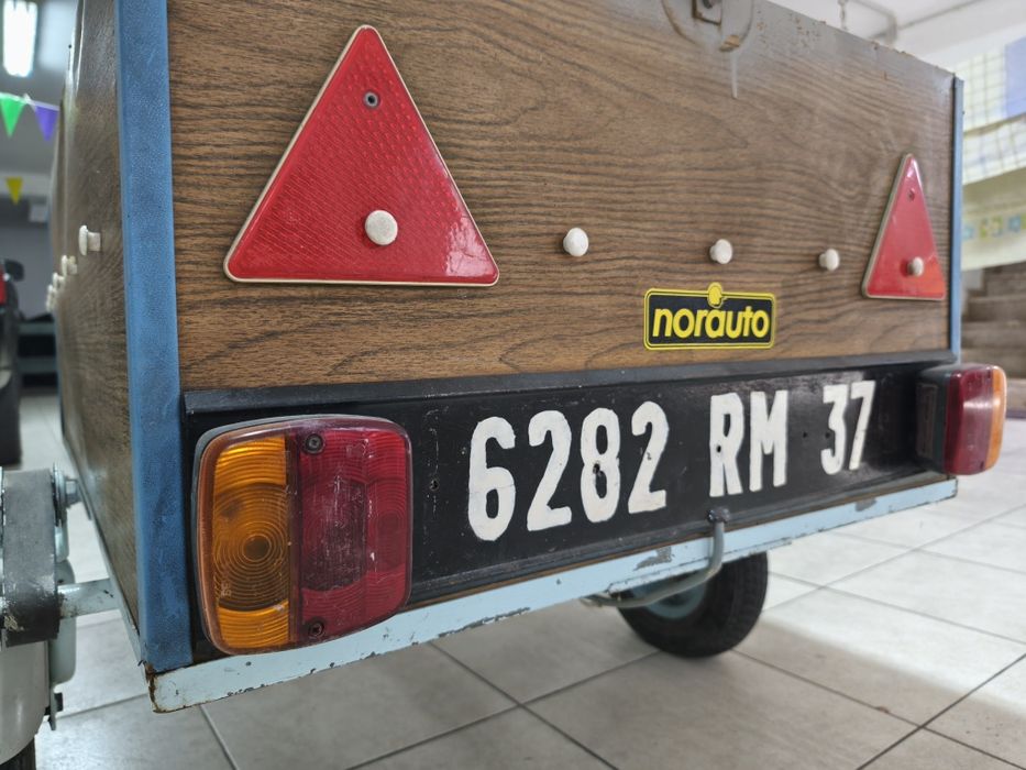 Reboque em bom estado