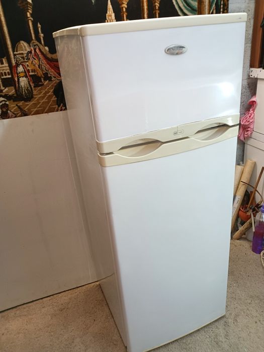 Frigorífico Whirlpool em ótimo estado de conservação e a funcionar per