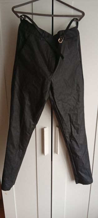 Nowe czarne,woskowane spodnie skinny. Mohito rozm.L