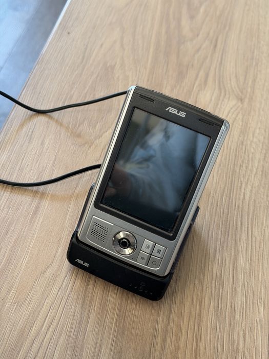 ASUS MyPal A639 PDA palmtop GPS Windows Mobile + stacja, uchwyt, etui