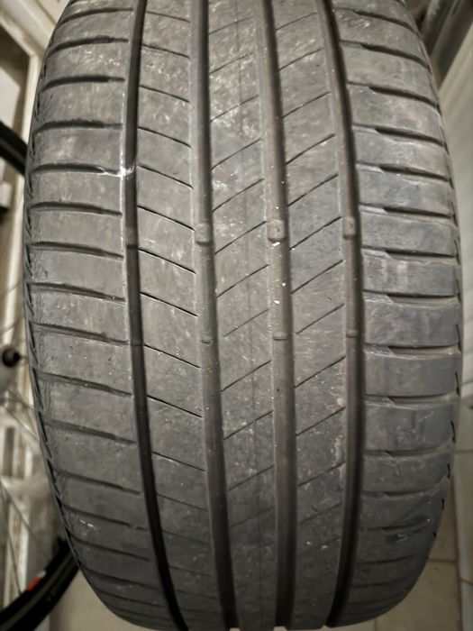 Літні шини гума bridgestone 245 40 19, літо, 5 мм, 2022 рік