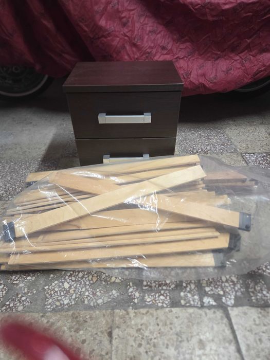 oddam szafkę i deski do łóżka