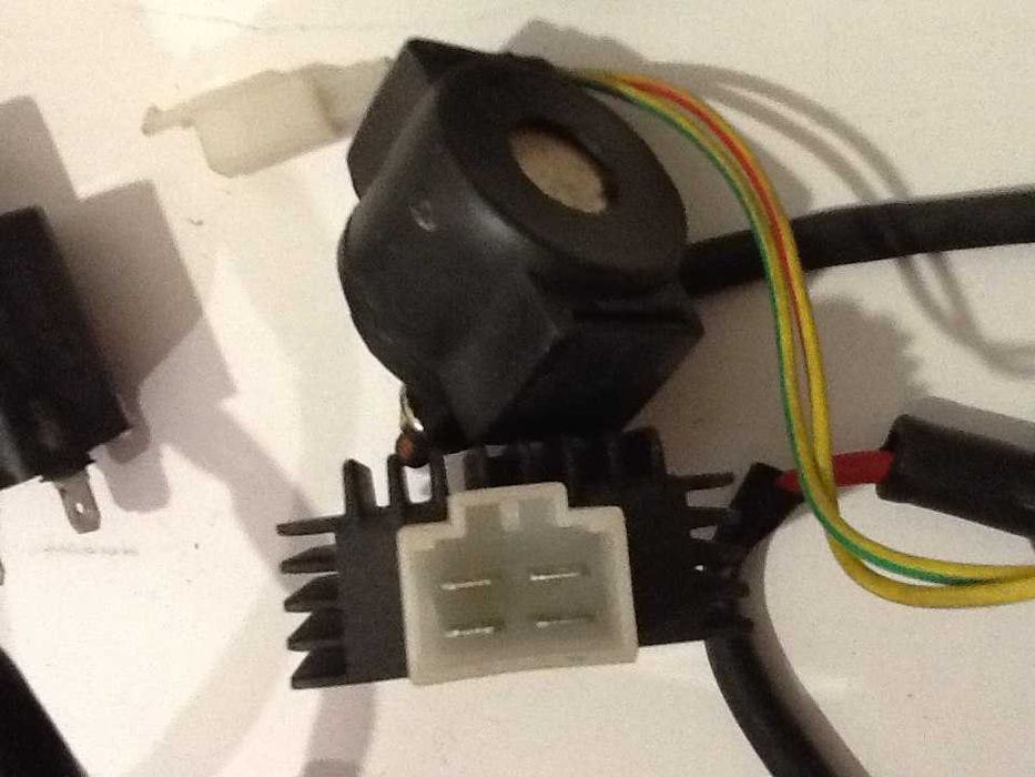 Продам нове релє стартера на скутер мотоцикл.