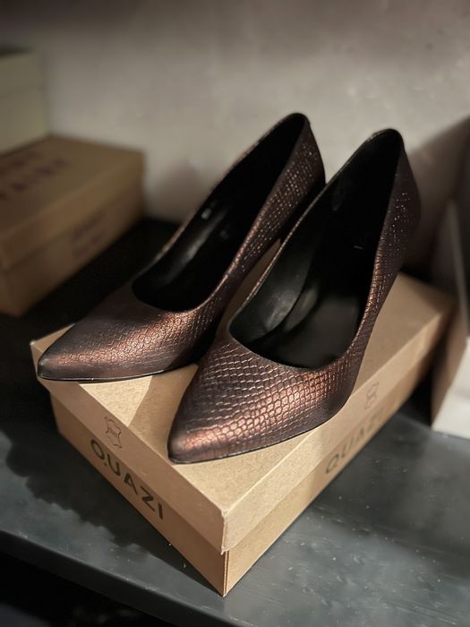 Czółenka brązowe połysk