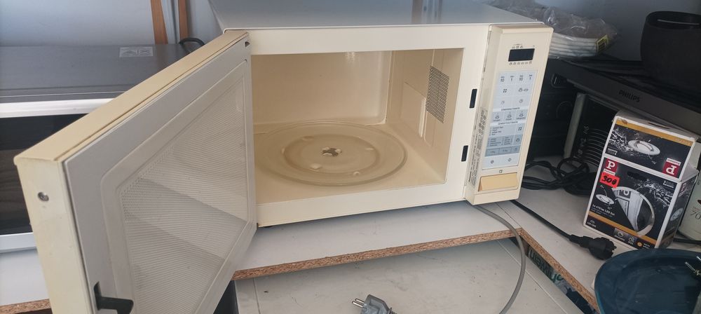 Мікрохвильовка Panasonic Whirlpool з Німеччини