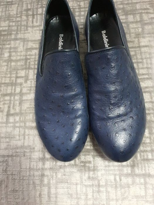 BALDININI.Wyjątkowe półbuty męskie ze skóry stylizowanej na strusią.