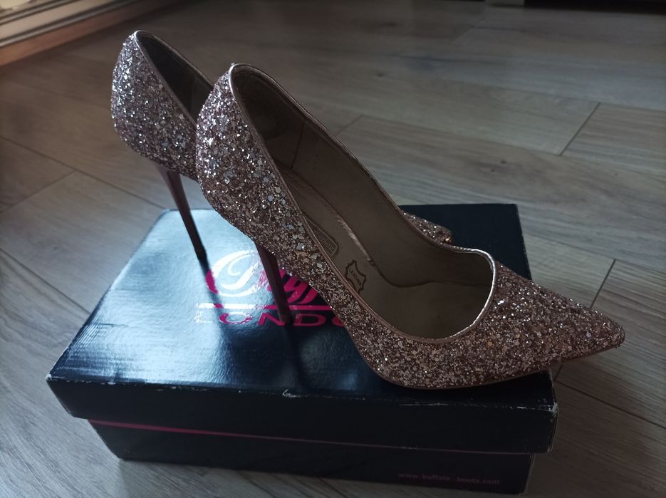 Szpilki brokatowe różowe złoto rozm. 37  stan bardzo dobry