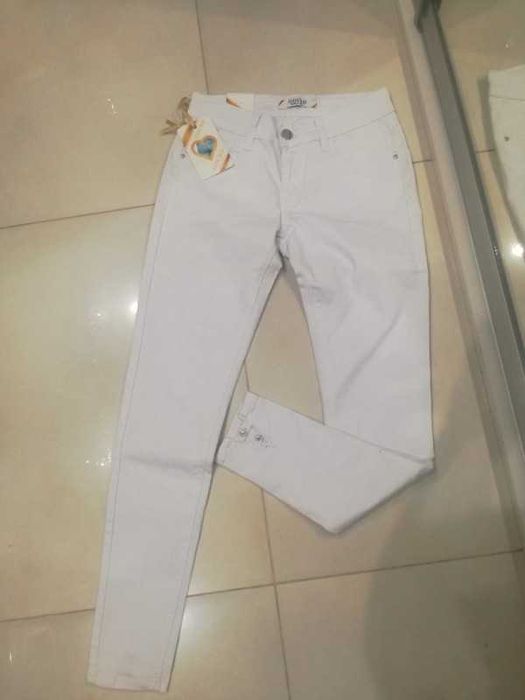 Białe spodnie roz. 27