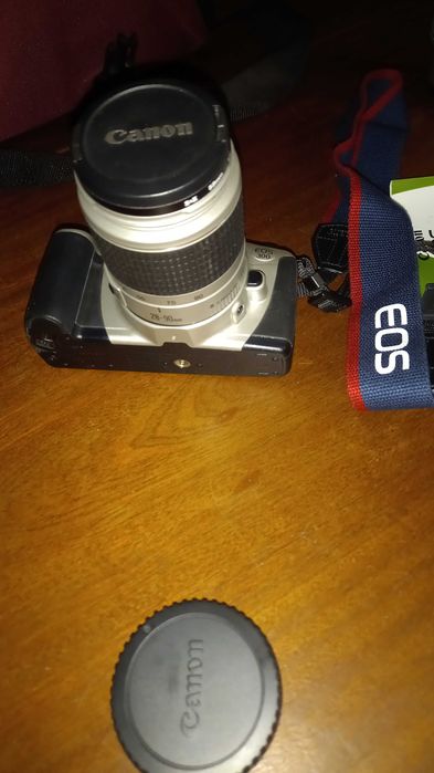 Máquina fotográfica analógica Canon EOS 300