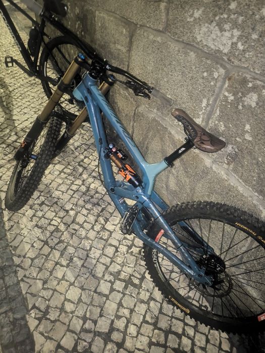 Bicicleta commencal furious 2019