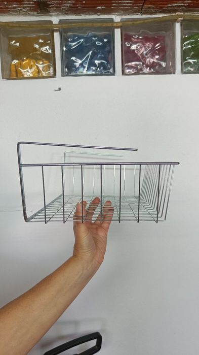 Cesta de metal para organização