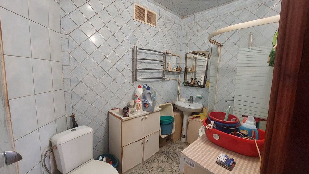 Продам 3-кімнатну квартиру. Вул.Покровська,6.