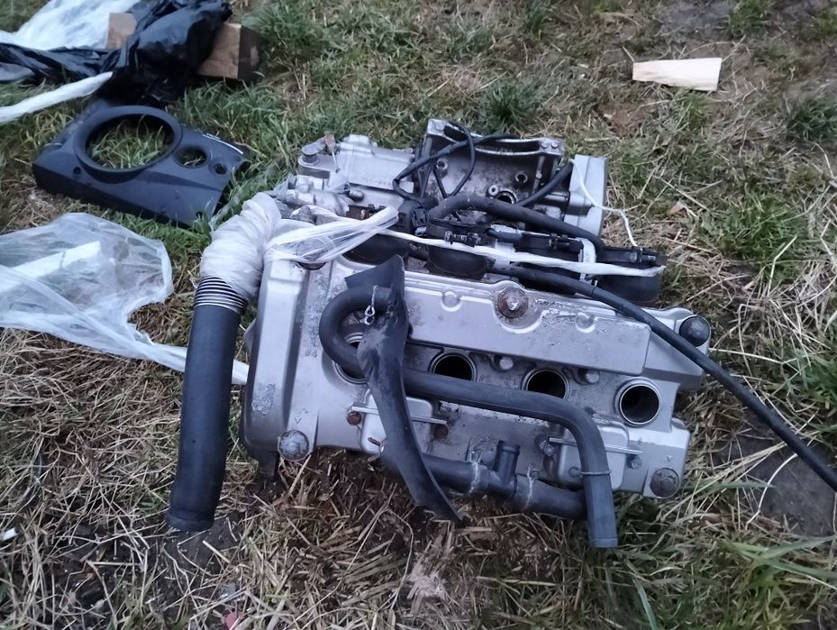 Części honda hornet 600 pc36 uchwyt lampy set silnik wydech
