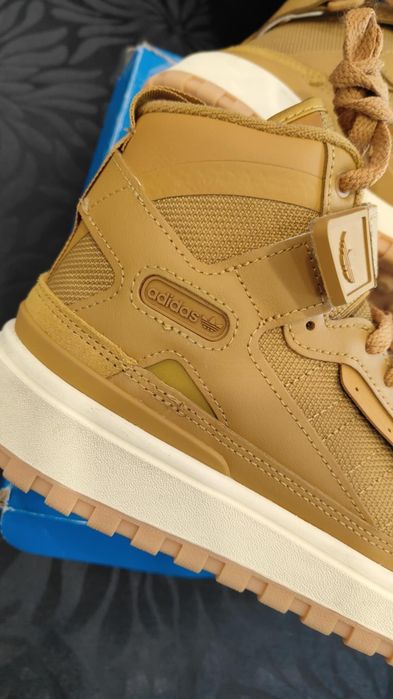 Sapatilhas Adidas tamanho 35