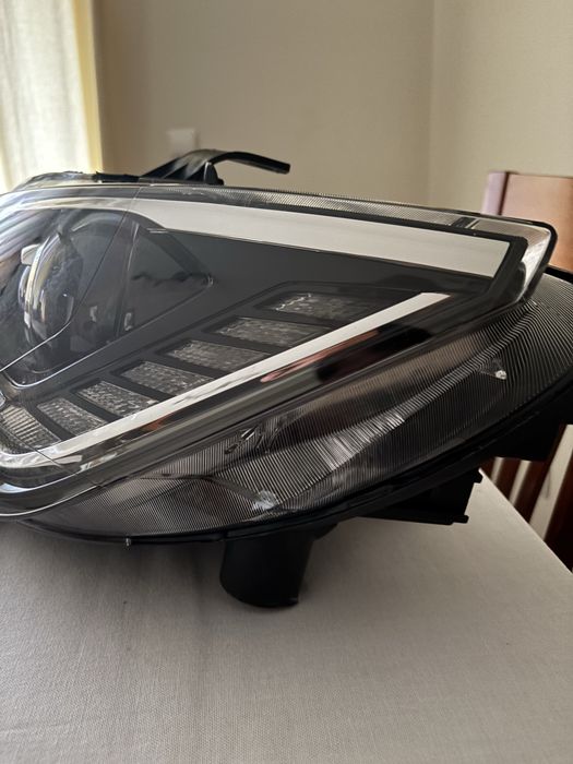 Farol Esquerdo SEAT Bi-Xénon