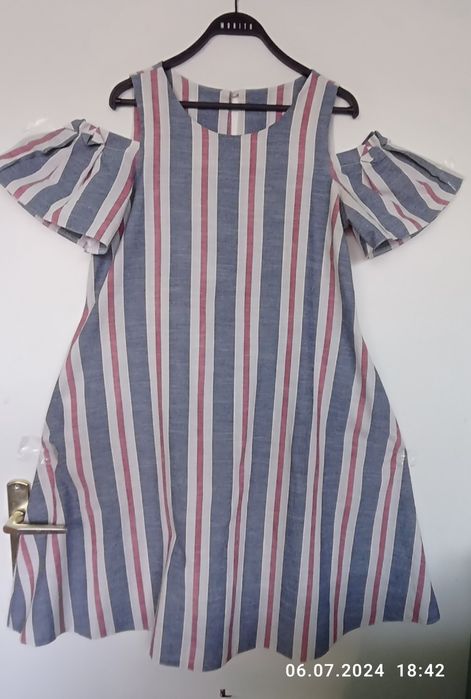 Szykowna lniana sukienka w paski z kieszeniami. Rozmiar M.