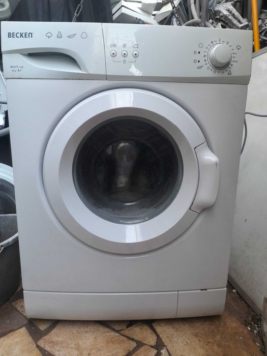 maquina de lavar roupa BECKEN lava  6  quilos 1000