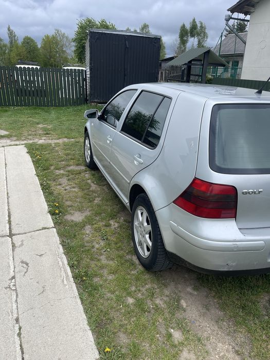 Продаю Volkswagen Golf 4.
