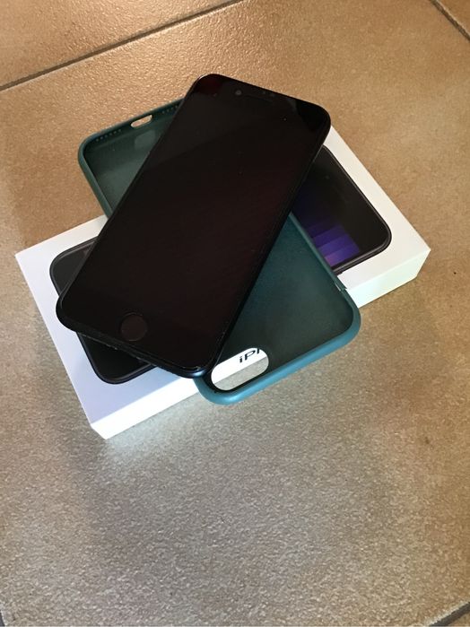 iPhone SE 2022…64739583842563121