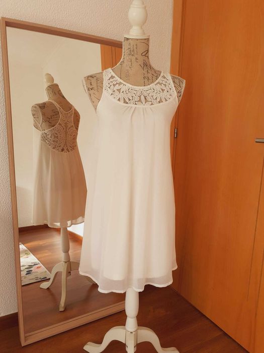 Vestido branco Stradivarius