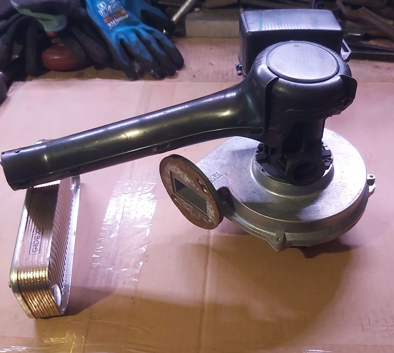 Wentylator spalin piec gazowy kondensacyjny ariston