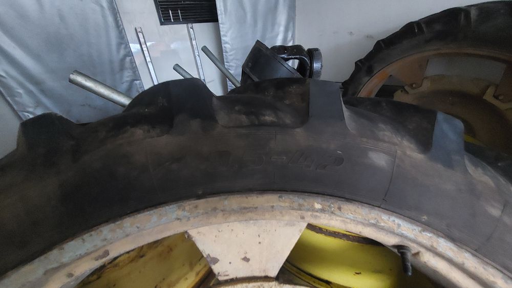 Kompletne wąskie koła 9,5-42 pasuje do ciężka seria Ur