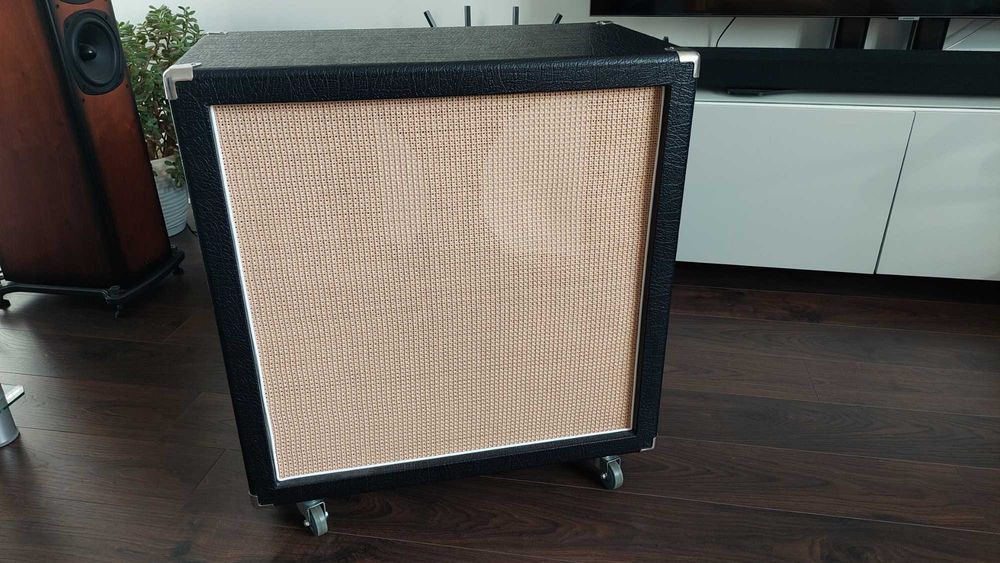 Obudowa kolumny gitarowej 4x10