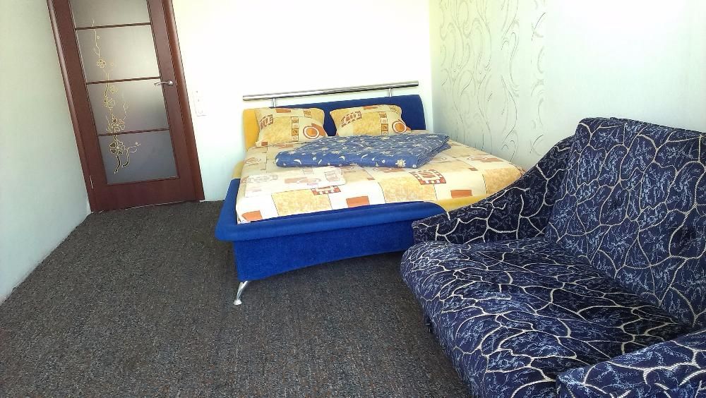 Однокомнатная квартира, ночь /неделя,низкий этаж, рядом метро.