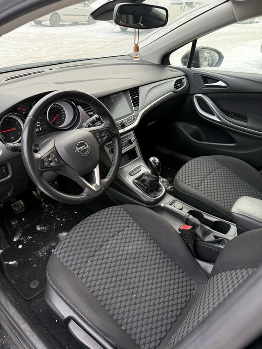 Opel Astra  K 2018 rok