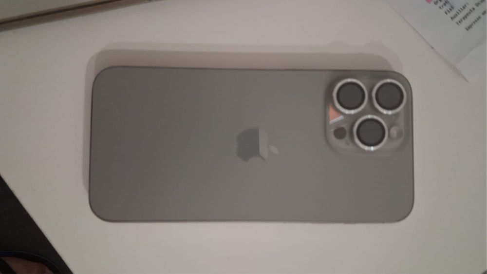 iPhone 15 Pro Max 1 TB — Excelente estado