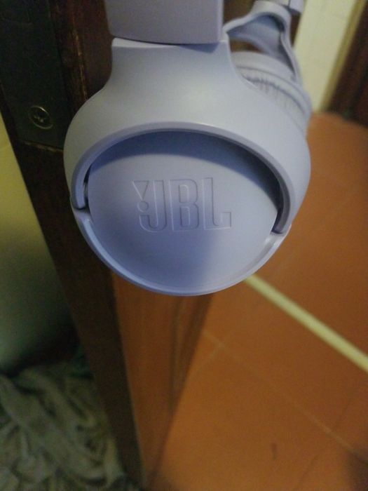 Fones novos en bom estado