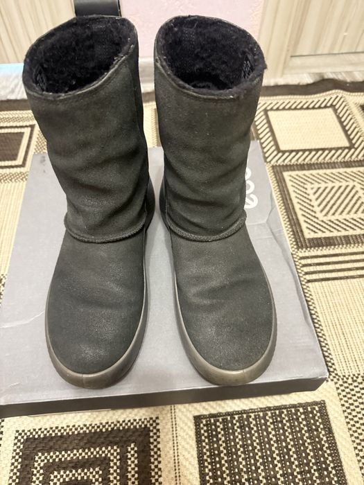 Чоботи  ecco  36р
