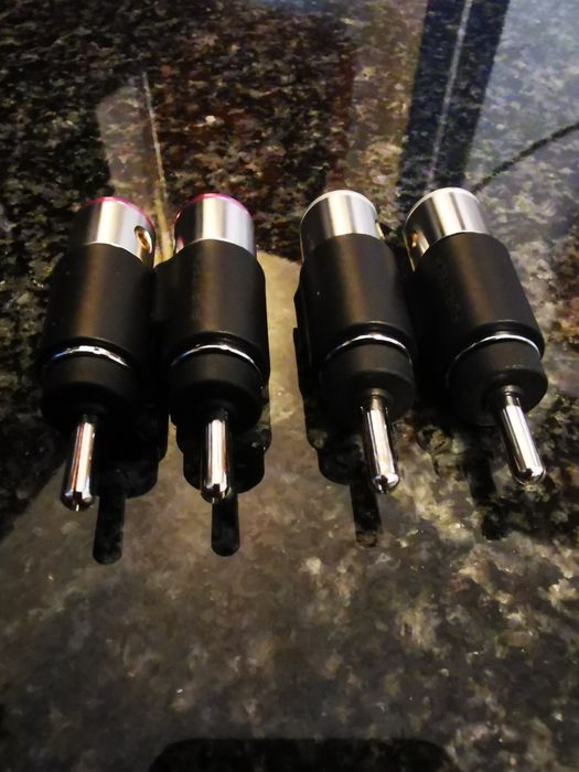 Wtyki bananowe Furutech FT-212 R rodowane