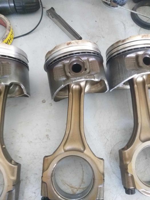 Tłoki i korbowody 2jz GTE.